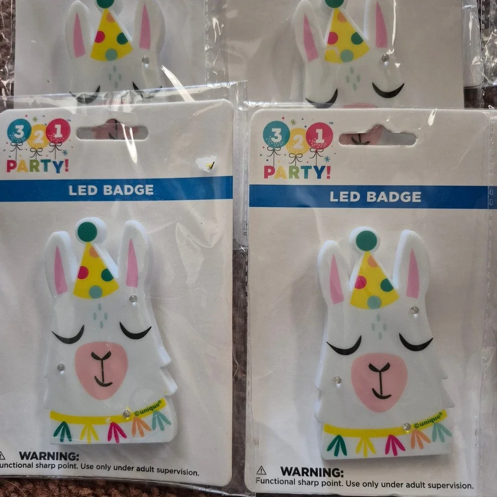Lot‎ of 9 LED Llama Party Badges Light Up Pins Birthday Party Supplies New